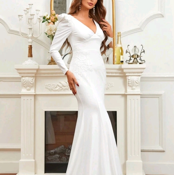 SHEIN Belle Solid V-neck Mermaid Hem Wedding Dress - Picture 7 of 16